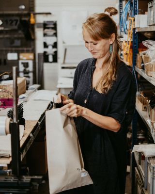 Posílám malé předvánoční připomenutí. 🎄 Aby dárky dorazily pod stromeček včas, je ideální chvíle objednat právě teď....